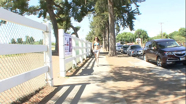 19 Year Old Brunette Gets Pounded By Her New Neighbor SQF