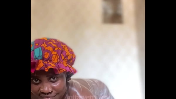 Anitawetpussy spent One Night in a strip club with an unknown guy