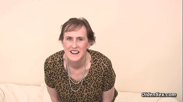 British amateur granny in lingerie plugs ass