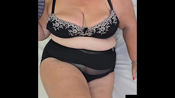 Curvy mature Mom seduce with her saggy soft tits and big ass.