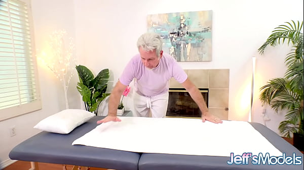 Curvy MILF Lila Lovely Deserves a Good Rubdown