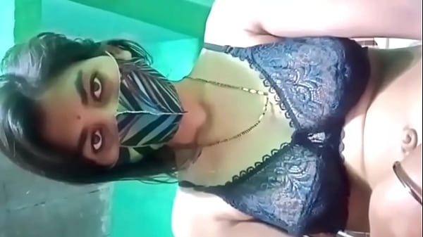 Granddaughter enjoyed sex by putting finger in her pussy, full desi xxx video viral in hindi mms