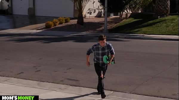 Jay Romero goes to neighborhood milf for rent Dee Williams to buy a raw fuck