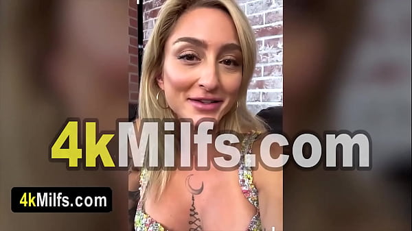 Nymphomaniac MILF stepmom Kathryn asked me to fill her pussy up with my cum