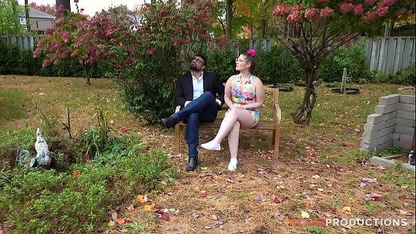 Pegas Productions – Miss Gamelin se fait Baiser Solide au Parc