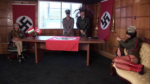 Phoenix Marie Has The Phat Bunz Men Want In The Ass