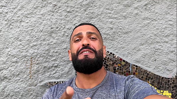 Preparando a buceta da ninfeta para a balada – Completo no RED