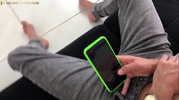 quieres ir de fiesta hijastro??pues tendras que darme tu polla a cambio