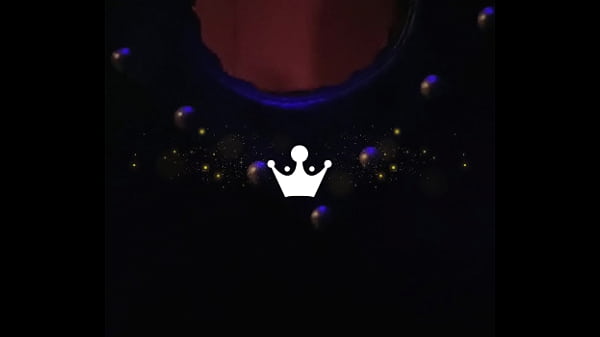 Rainha Hotwife gostosa demais se masturbando pro seu Corno assistir.