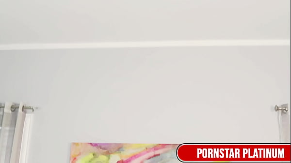 Rebecca Vanguard & Robin Coffins In A Wet Scissoring Session