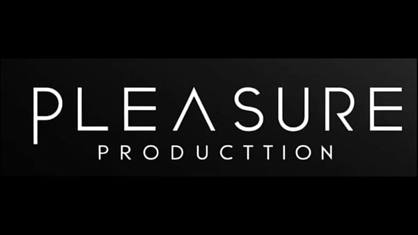 Virgem punheteito , foi descabaçado pela milf safada de seu pai pela primeira vez