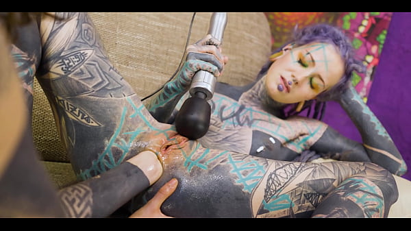 Alt TEEN gets her ASS fisted