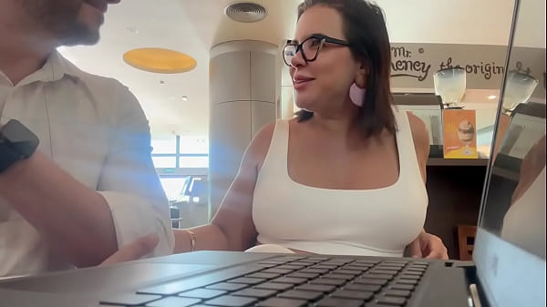 Ataquei a rola do corretor e mostrei que sou ótima pagadora …de boquete