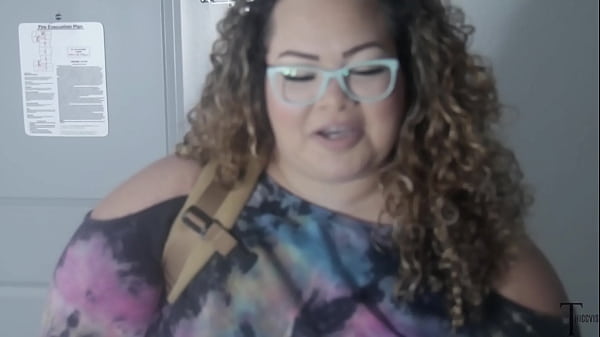 BIG BOOTY SSBW LATINA VICKY PLUSH FUCKING AND SCUKING BBC