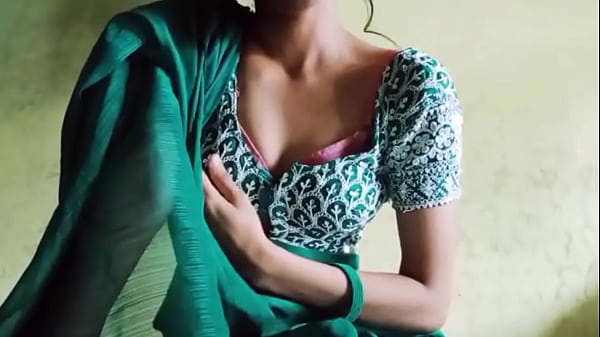bihari ladki ne dikhaye boobs blouse utar ke