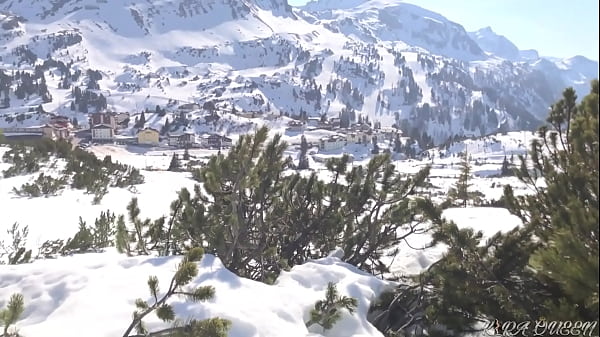 Busty Kira Queen Licks Henessy’s Pussy After Snowboarding!