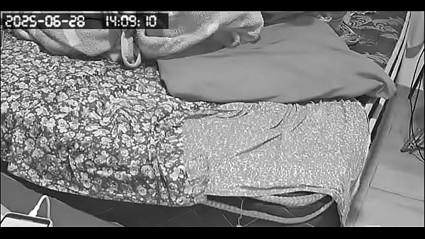 Camera escondida na casa da minha madrasta parte 1