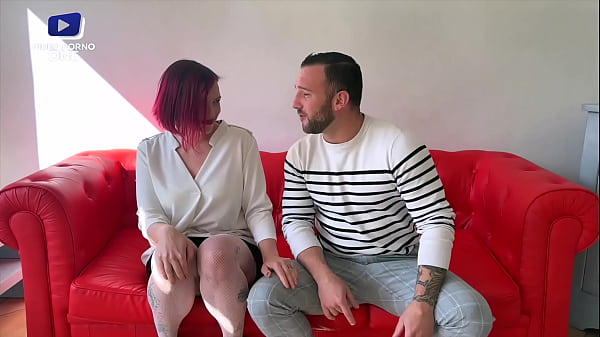 Cette jeune maman aime le sperme et en laisse pas une seule goutte !