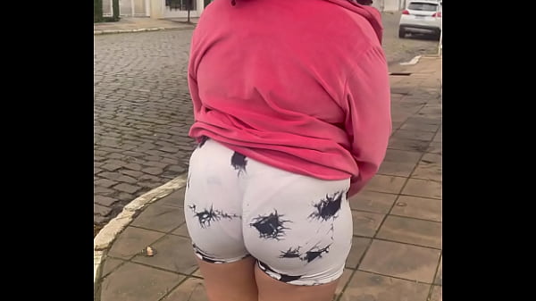 Chubby Girl Farting in Public While Walking – Can’t Hold It
