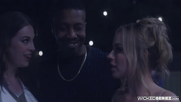 Clout Episode 4 Maddy May, Anna Claire Clouds Wicked Wonderland