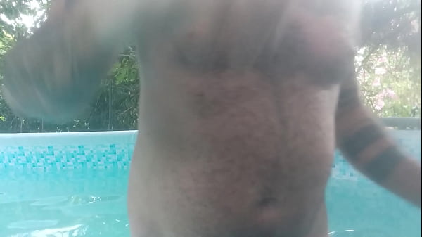 Creampie Giants boobs summer pool