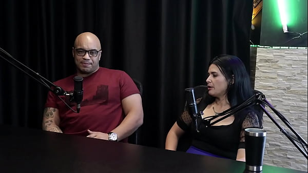 Ela ajudou todo mundo a gozar, perdeu os conteúdos de dogging, a família sabe, e tiveram números significativos – Casal Hush (WATCH ON: SHEER/RED)