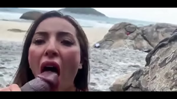 fodendo  gostoso na praia de nudismo com marido, FÃ  participou nao se aguentou gozou gostoso