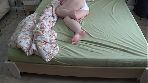 Home camera watches, a chubby wife masturbate and cum in white panties before bed. PAWG.