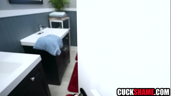 Horny wife cucks husband with his black buddy | Laura Bentley