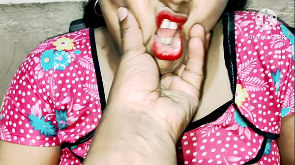 Indian Desi bhabhi fuking neighbour boy’s