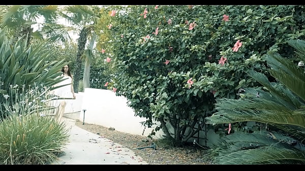 Jenna J Ross Likes To Squeeze Her Own Nipples When She Cums On Her Fingers