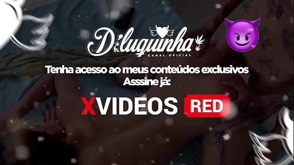 Levando uma mijada da safada que não aguentou de tesao