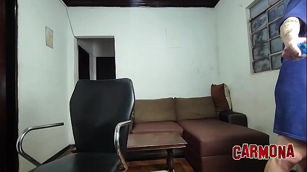 madrasta mostra que meter numa buceta é melhor que jogar video game