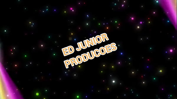 MAIS UMA INICIANTE NO PORNOR AQUI NO CANAL DO ED JUNIOR. FUMANDO E FUDENDO FUDENDO E FILMANDO(COMPLETO NO RED E NO SHEER)