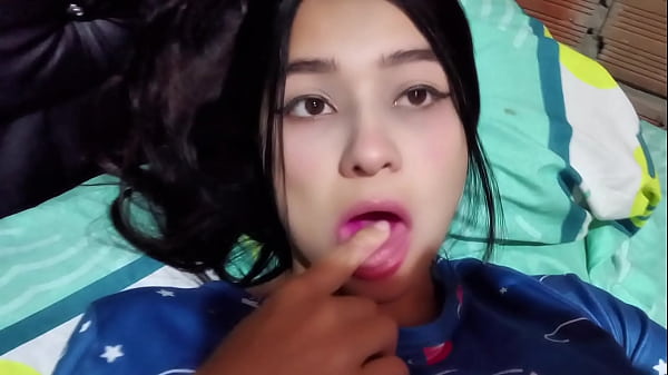 Marido y mujer tienen sexo caliente en la habitación del hotel ( CASERO REAL)