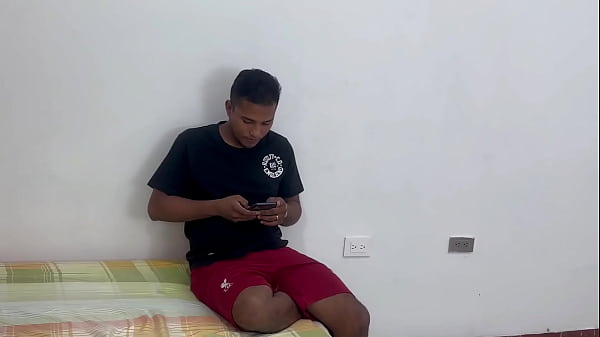 ME FOLLO A LA CACHONDA DE MI HERMANASTRA A CAMBIO DE ACOMPAÑARLA A PISCINA RICO POLVO