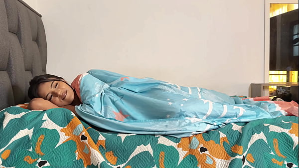 me levanto con mi polla dura y follo gran culo latino