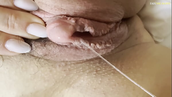 Milf faz garganta profunda e ganha leitinho na boca – Fabi Drumond