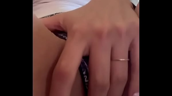 ROSSMEXICANA SE METE RIQUISIMO SUS DEDOS EN SU VAGINA