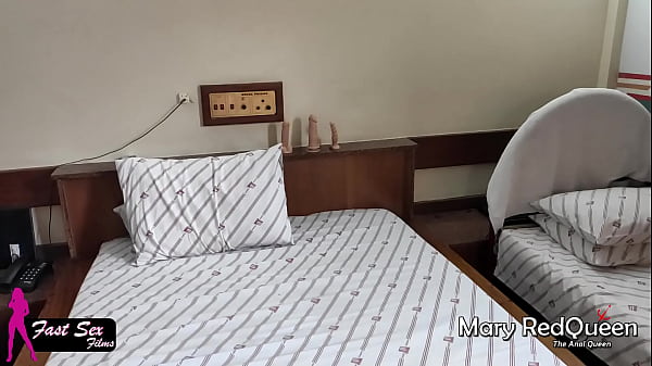 RUIVA CHEIA DE TESÃO SE MASTURBANDO COM CONSOLO NO CU E NA BUCETA ATÉ GOZAR – HORNY REDHEAD MASTURBATING WITH A DILDO IN HER ASS AND PUSSY UNTIL SHE CUMS