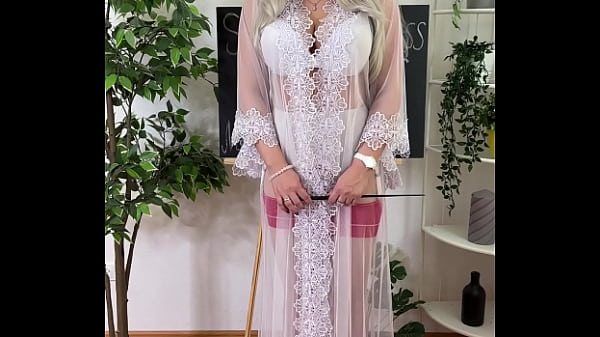 SEXUAL WELLNESS – BUTT PLUG. LET’S PUT THIS TOY IN MY ASS!