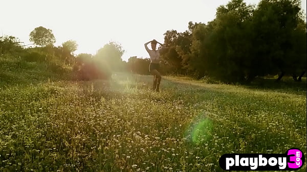 Sexy all natural babe Anetta Keys showing of stunning natural naked body