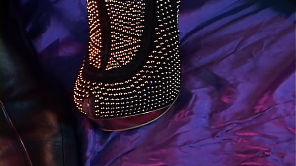 Sprinkler – Busty MILF Gets Fucked And Squirts Like A Fountain