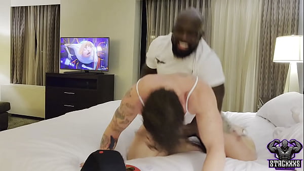 StacXXXs Presents: Help With Bags – Ecko Belle