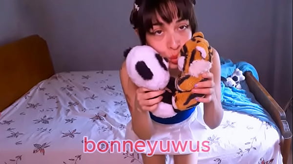 Bonneyuwu – 15:11 puta argentna tiene sexo jugando con sus peluches