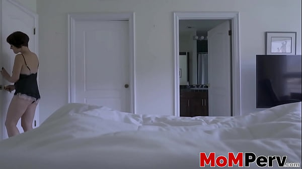 Brunette Jessica Ryan pleasures stepson dick with handjob