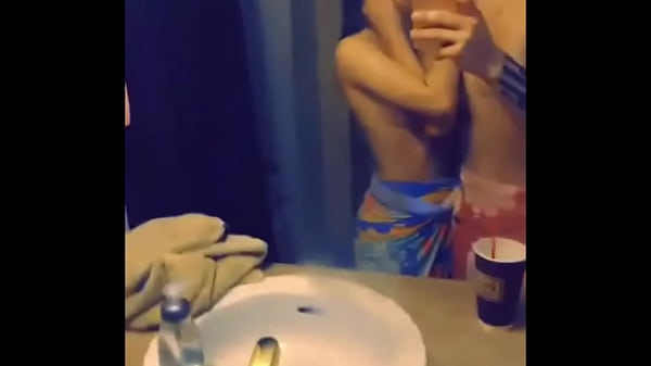 chica de ojos hermosos follando