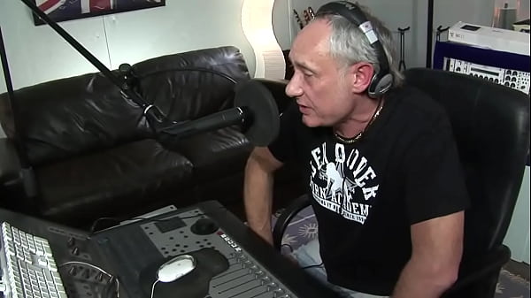 Cindy Behr And Farrah Used In Hot Bisexual Threesome