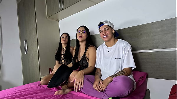 Com duas novatas na cama entrou a terceira e o camera aí virou orgia – Bibi Mendes – Cristal Ortega