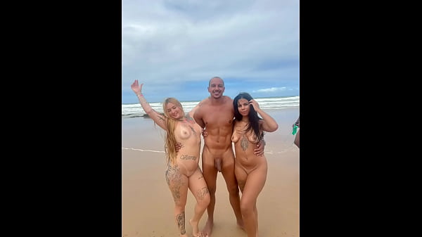 Conheci duas gostosas uma loira e uma morena como as duas no pelo e gozei dentro da buceta delas